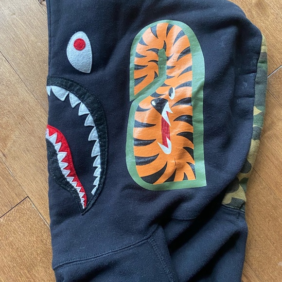 BAPE shark full zip up hoodie w/Camo head - Picture 7 of 15